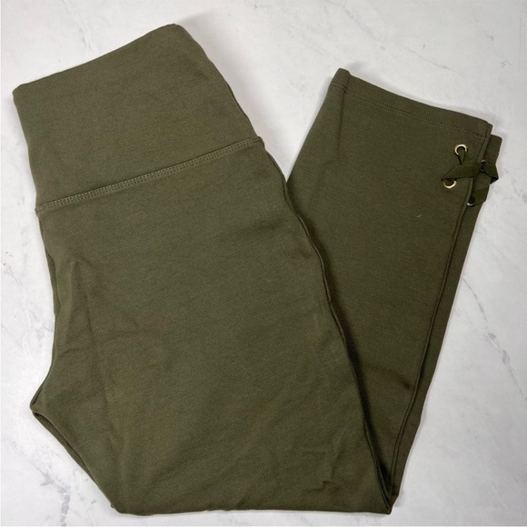 GUC Athena Marie Tummy Control Capri Leggings - Picture 2 of 9